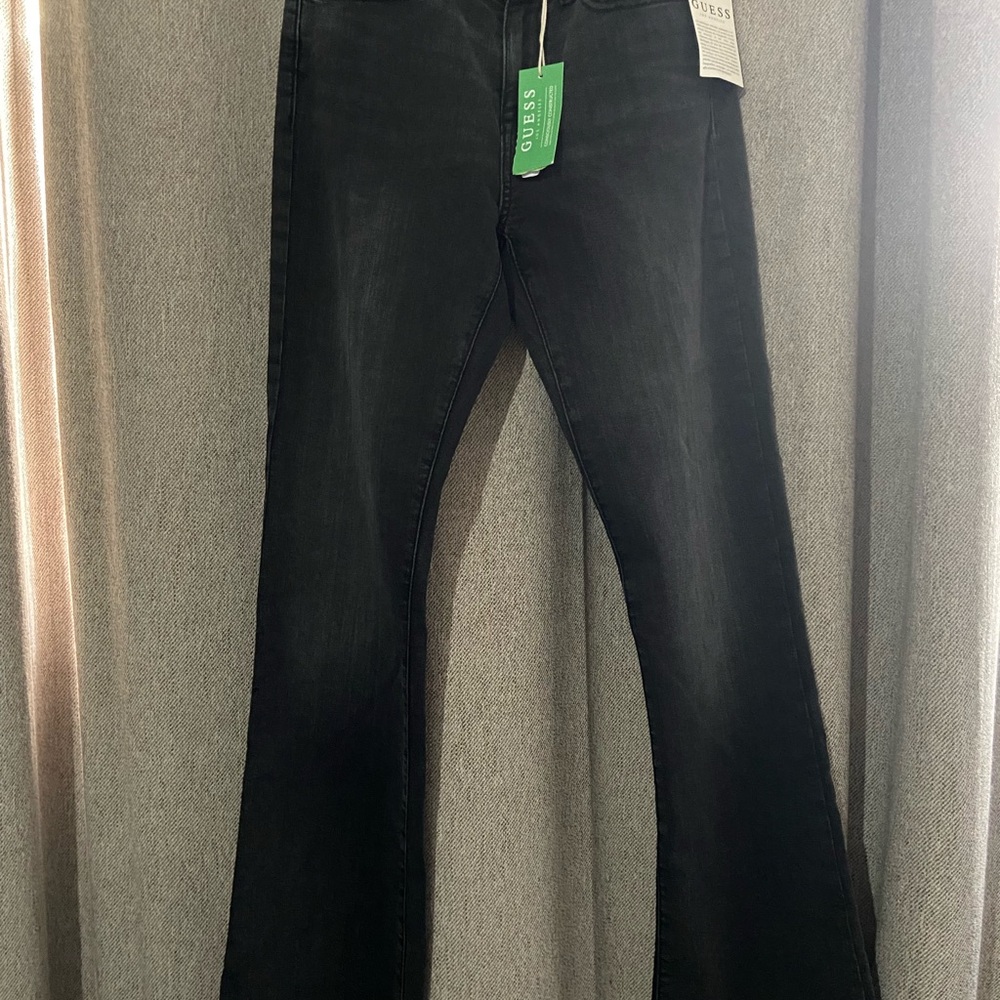 GUESS Women's Mid Rise boot cut Jeans